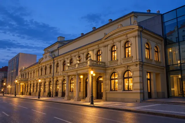 Velká scéna Hudebního divadla Karlín