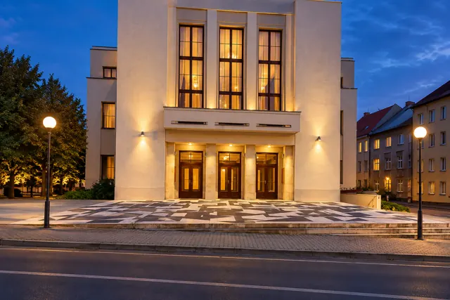 Vrchlického divadlo v Lounech